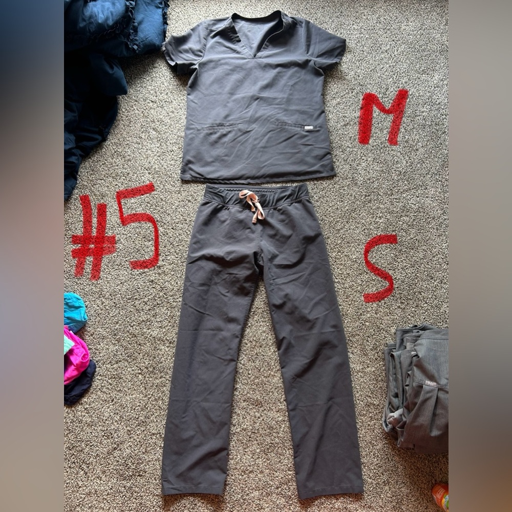 Figs scrubs set